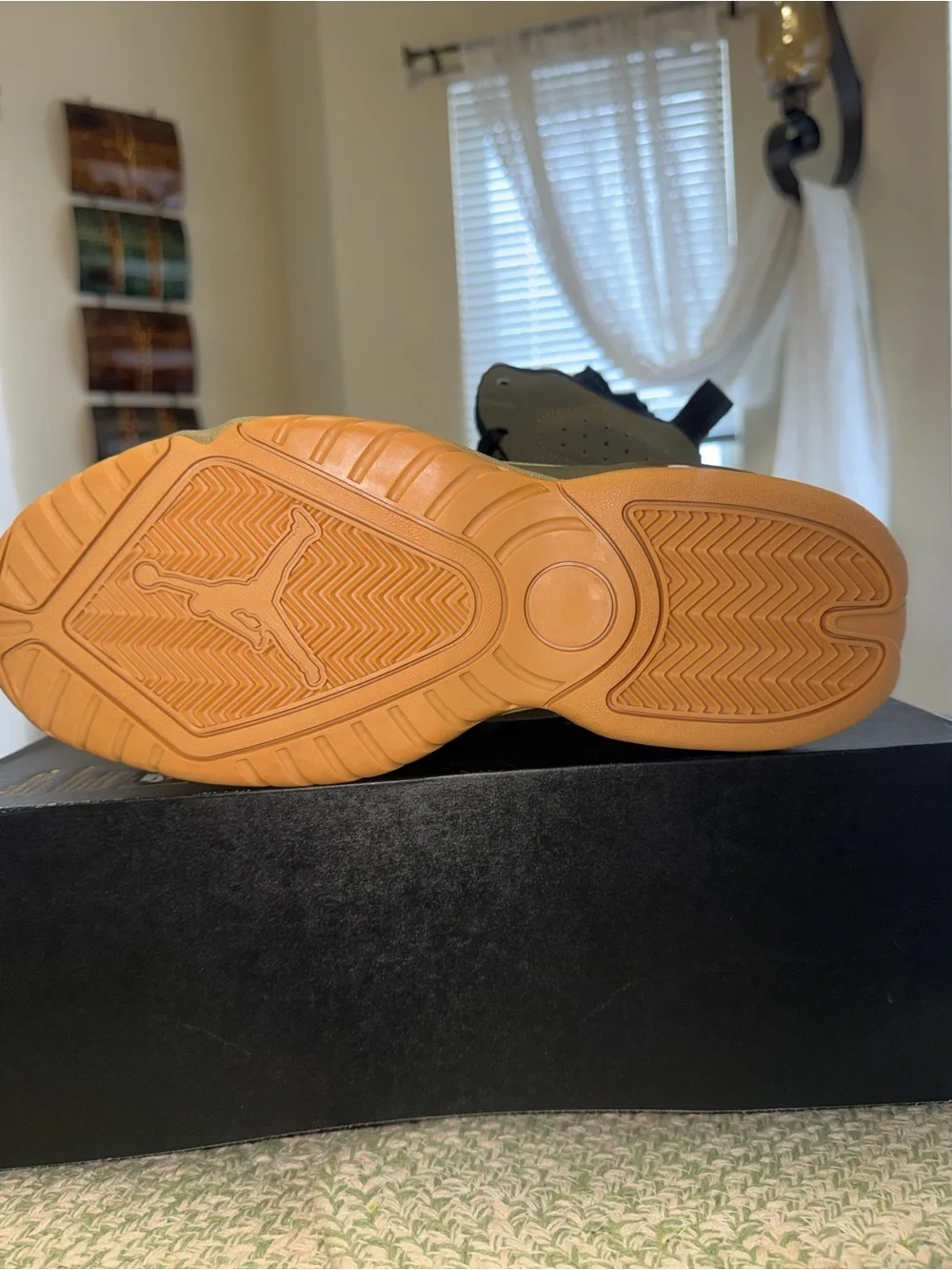 Jordan Men’s Lift Off Sneakers size 10.5 new/box without lid!!